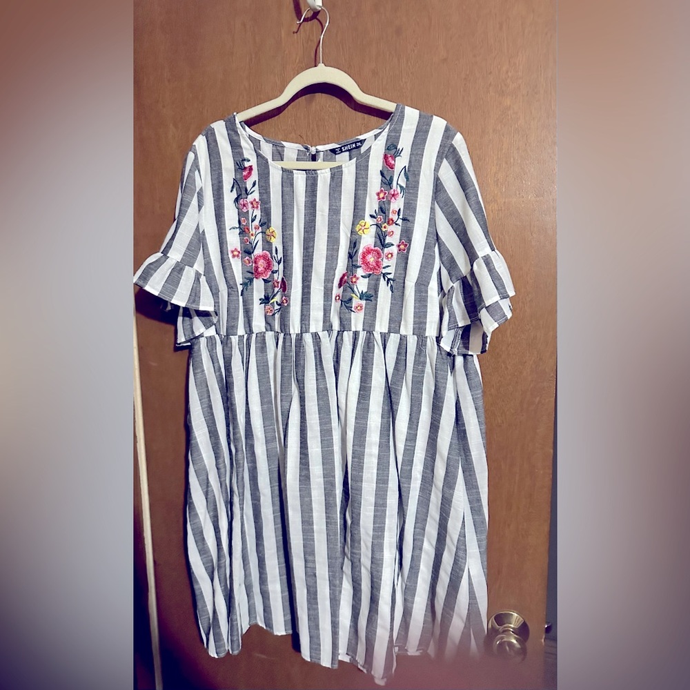 SHEIN 2X short dress striped with floral embroidery.  NWOT